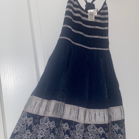 Max Studio Dresses & Skirts - Max Studio Maxi/Midi Dress lace print